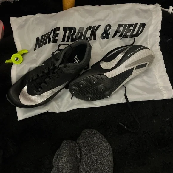 Nike Sprint Spikes in Black and White - Picture 1 of 1